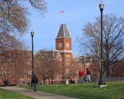 Read more about the article What is the difference between a liberal arts college and a research university?